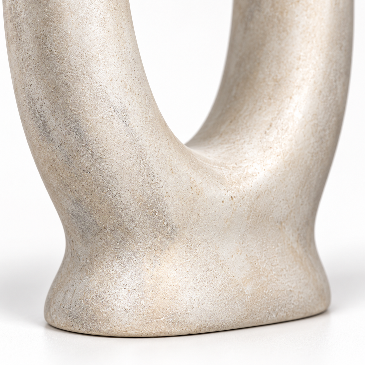 Blomarea Sculptural Oval Loop Décor – Cream Abstract Decorative Object